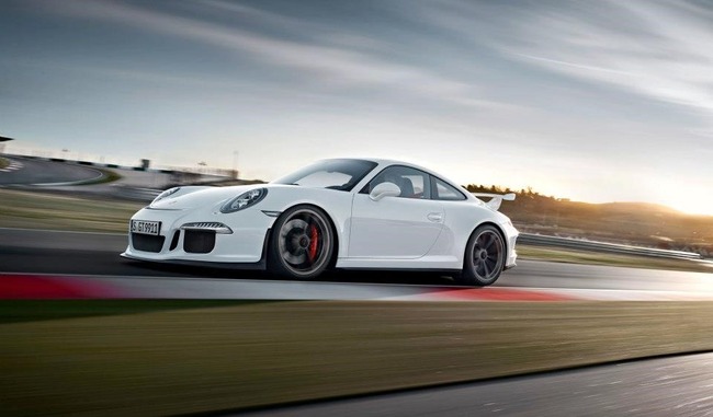 Porsche 911 GT3: Tự hào với sức mạnh và hiệu suất vượt trội 18