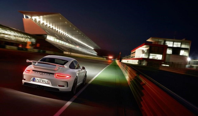 Porsche 911 GT3: Tự hào với sức mạnh và hiệu suất vượt trội 23