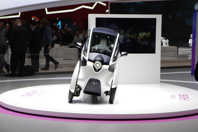 Toyota i-ROAD trình diễn ra tại Genenva 2013 5