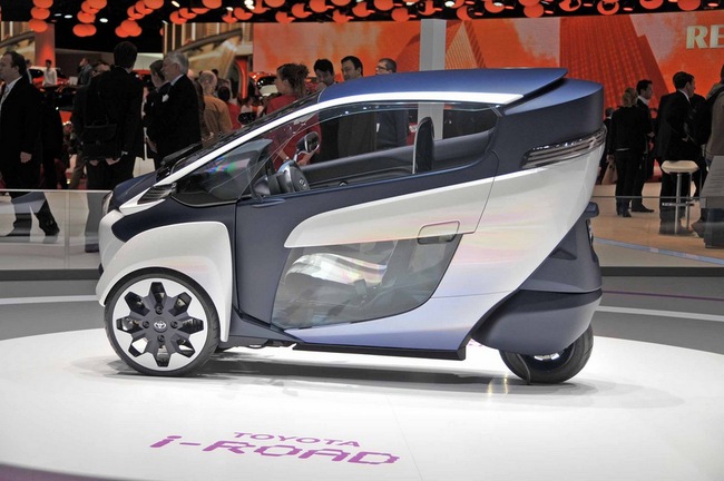 Toyota i-ROAD trình diễn ra tại Genenva 2013 9