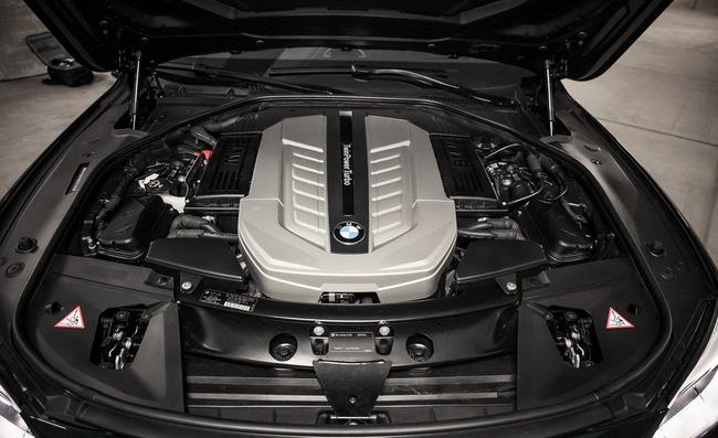 BMW 760Li: Cái tên nói lên tất cả 15