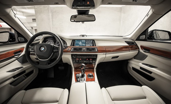 BMW 760Li: Cái tên nói lên tất cả 16