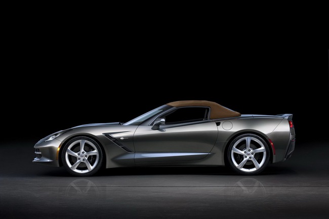 Chiếc Corvette Stingray Convertible đầu tiên có giá 1 triệu Đô la 1