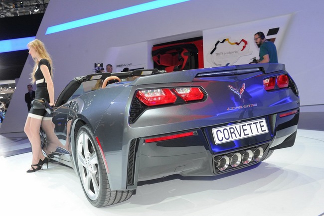 Chiếc Corvette Stingray Convertible đầu tiên có giá 1 triệu Đô la 15