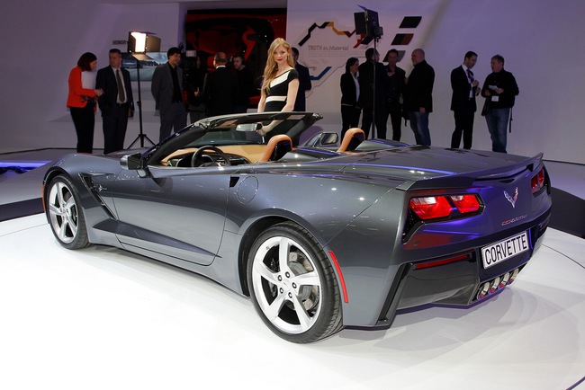 Chiếc Corvette Stingray Convertible đầu tiên có giá 1 triệu Đô la 16
