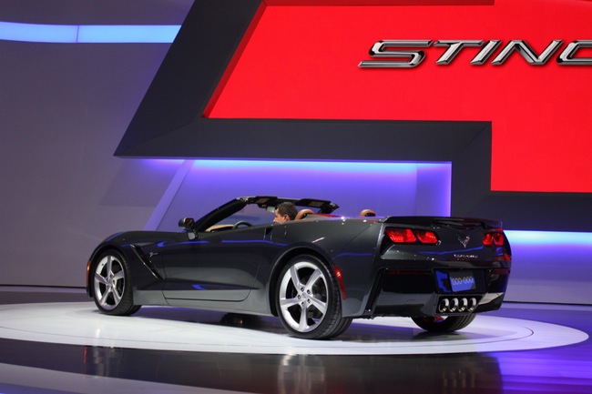 Chiếc Corvette Stingray Convertible đầu tiên có giá 1 triệu Đô la 19