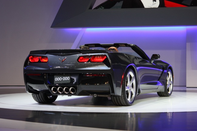 Chiếc Corvette Stingray Convertible đầu tiên có giá 1 triệu Đô la 20