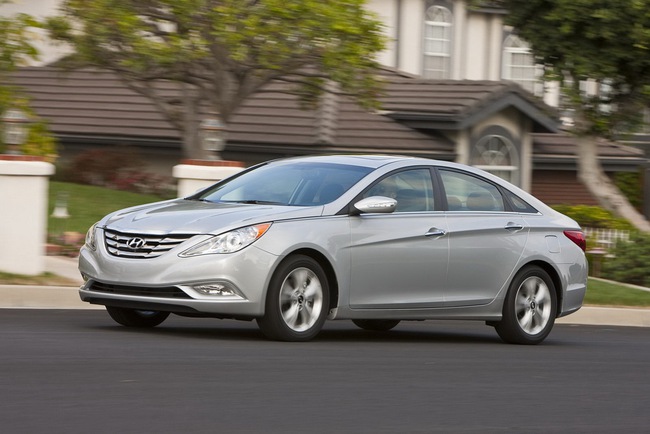 Hyundai và Kia đồng loạt thu hồi gần 1,9 triệu xe 4