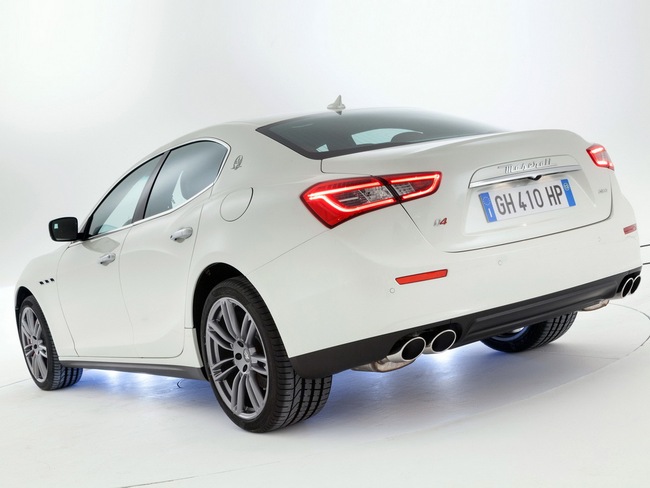 Maserati Ghibli: Gửi lời thách thức đến BMW 5-Series 5