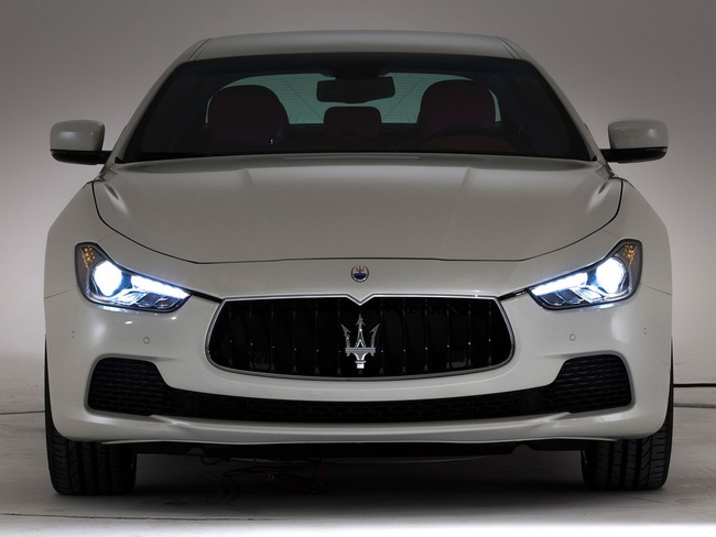 Maserati Ghibli: Gửi lời thách thức đến BMW 5-Series 7