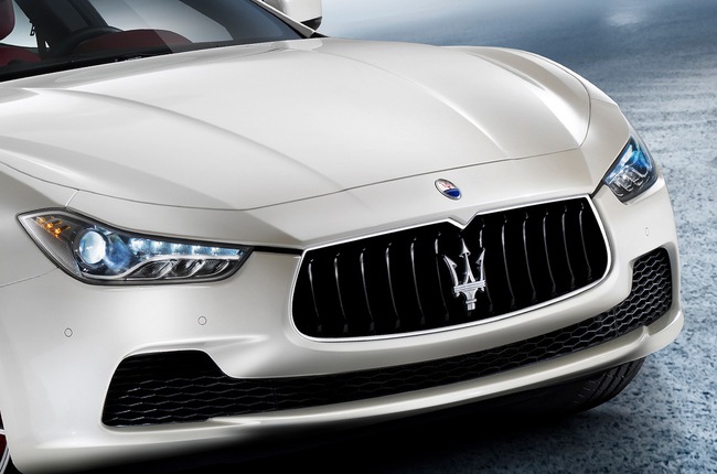 Maserati Ghibli: Gửi lời thách thức đến BMW 5-Series 8