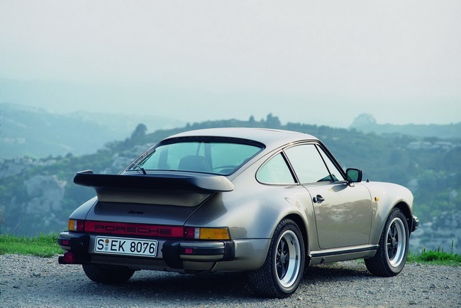 Porsche 911: Huyền thoại xuyên thế kỷ 17
