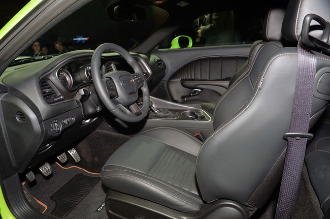 Xe "cơ bắp" Dodge Challenger 2015: Tân cổ giao duyên 2