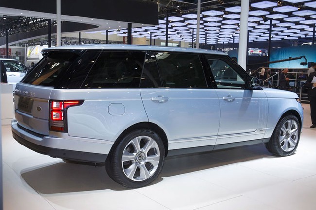 Range Rover Hybrid Long Wheelbase: Sang trọng, dài rộng và kinh tế 2