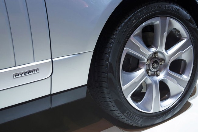 Range Rover Hybrid Long Wheelbase: Sang trọng, dài rộng và kinh tế 3
