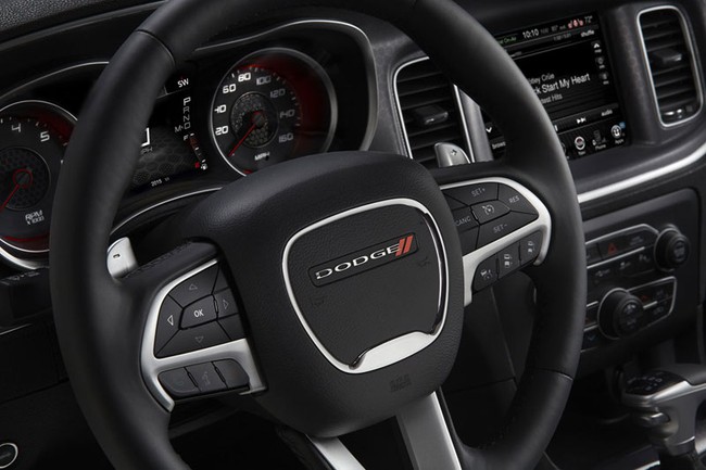 Xe "cơ bắp" Dodge Charger 2015 trình diện 22