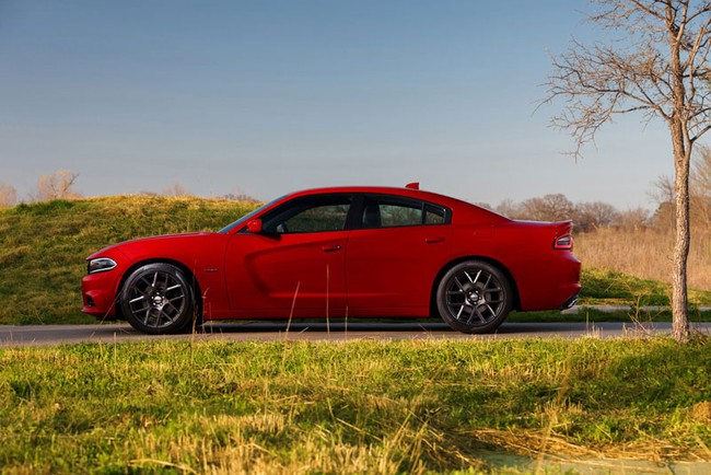 Xe "cơ bắp" Dodge Charger 2015 trình diện 9