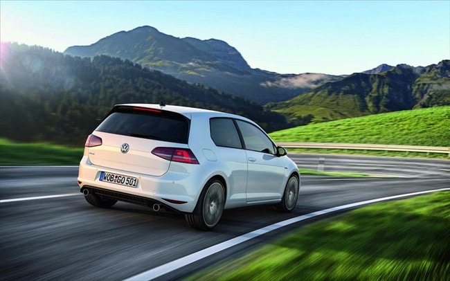 Volkswagen Golf GTI 2015 có giá từ 24.395 USD 2