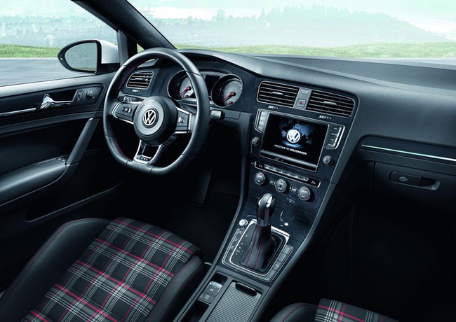 Volkswagen Golf GTI 2015 có giá từ 24.395 USD 4
