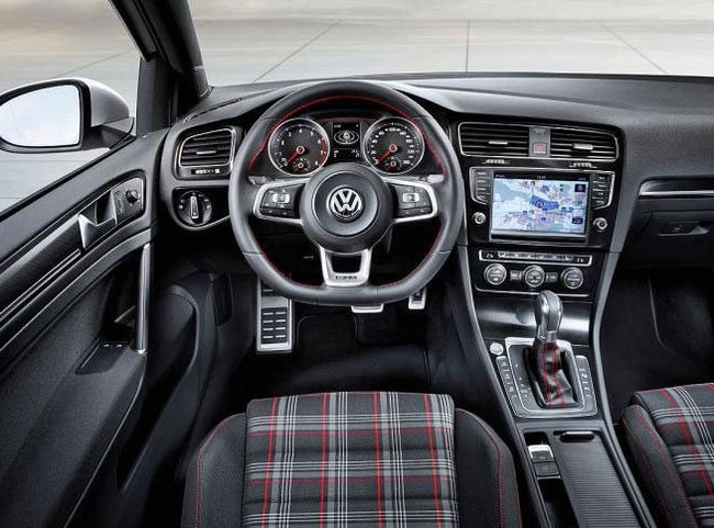 Volkswagen Golf GTI 2015 có giá từ 24.395 USD 5