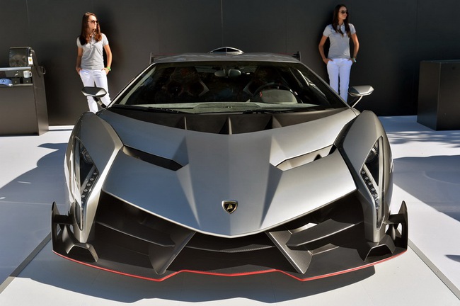 Lamborghini Veneno lăn bánh tại Monterey 2013 1