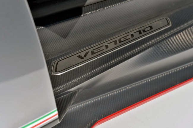 Lamborghini Veneno lăn bánh tại Monterey 2013 15