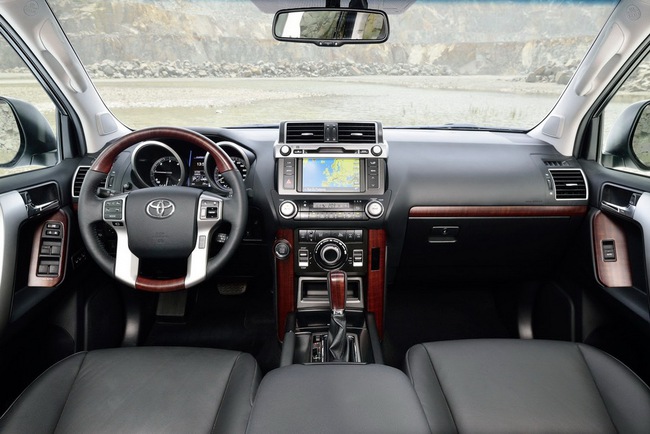 Đánh giá Toyota Land Cruiser 2014 SUV hạng sang chẳng ngán địa hình