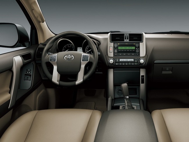 Toyota Land Cruiser Prado 2014 xuất đầu lộ diện 13