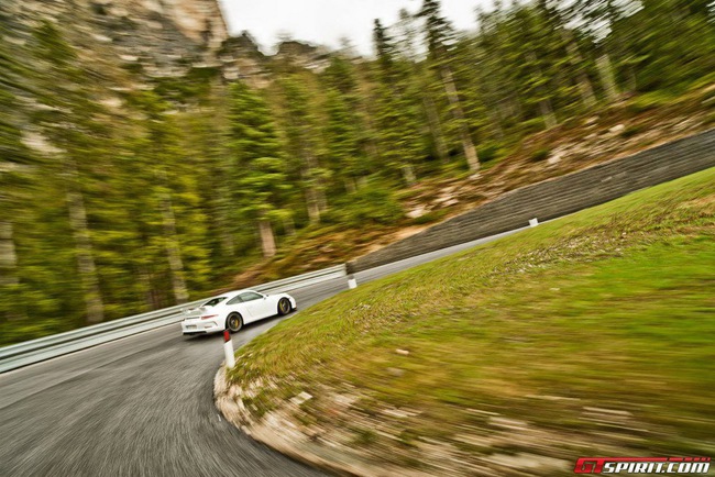 Porsche 911 GT3 khoe sắc tại Ý 11