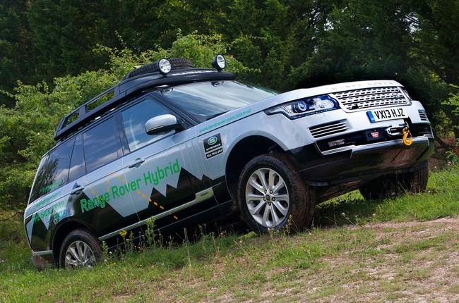 Land Rover trình làng cặp đôi xe hybrid mới tại Frankfurt 9