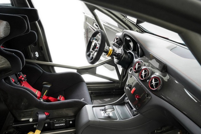 CLA45 AMG Racing Series - Xe đua giá "mềm" hơn của Mercedes-Benz 10