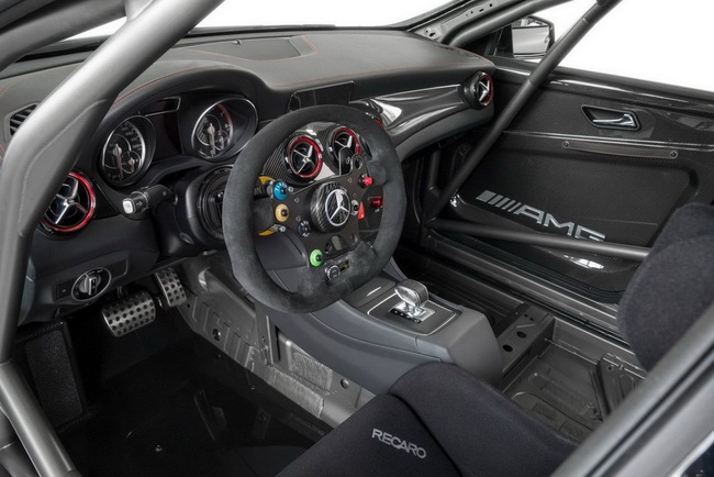 CLA45 AMG Racing Series - Xe đua giá "mềm" hơn của Mercedes-Benz 11