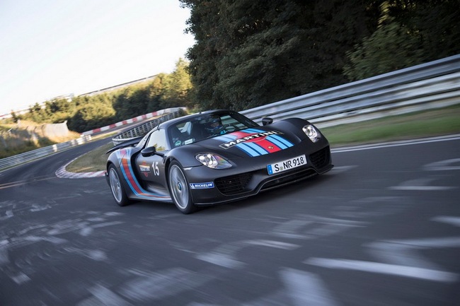 Porsche 918 Spyder lập kỷ lục mới tại Nurburgring 2