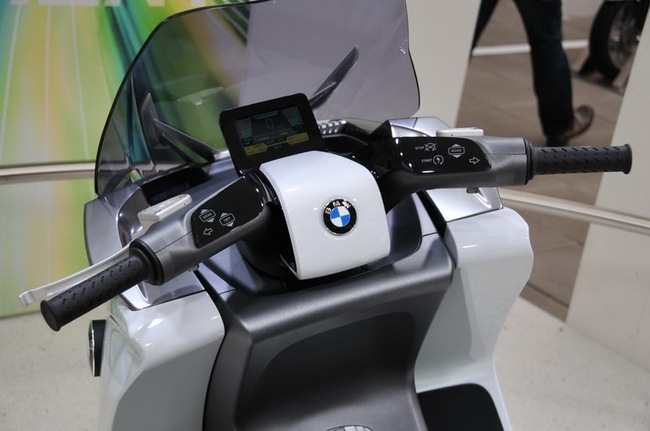 BMW sẽ bắt đầu bán xe scooter C Evolution vào năm tới 6