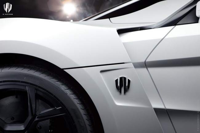 Mua siêu xe Lykan HyperSport được tặng đồng hồ 4 tỉ 15