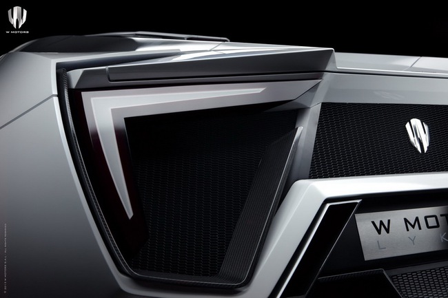 Mua siêu xe Lykan HyperSport được tặng đồng hồ 4 tỉ 20