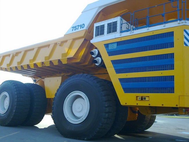 Belaz 75710 - Xe tải lớn nhất thế giới 4