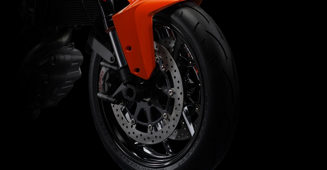 Siêu môtô KTM 1290 Super Duke R chính thức lộ diện 15