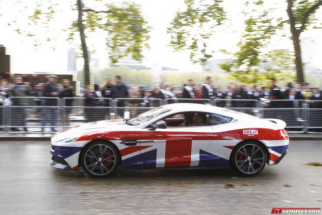 Aston Martin Vanquish biến thành Quốc kỳ di động tuyệt đẹp 12
