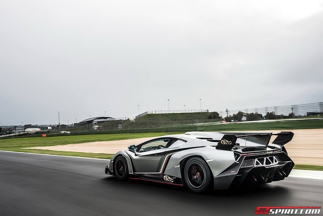 Lamborghini Veneno và Sesto Elemento khoe sức mạnh trên đường đua 3