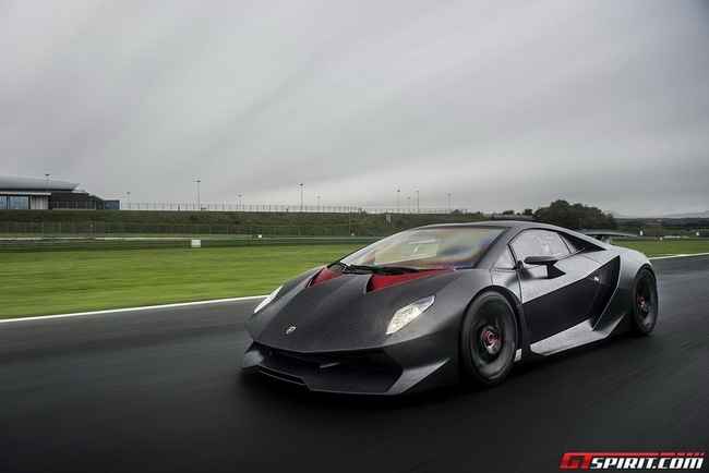 Lamborghini Veneno và Sesto Elemento khoe sức mạnh trên đường đua 4