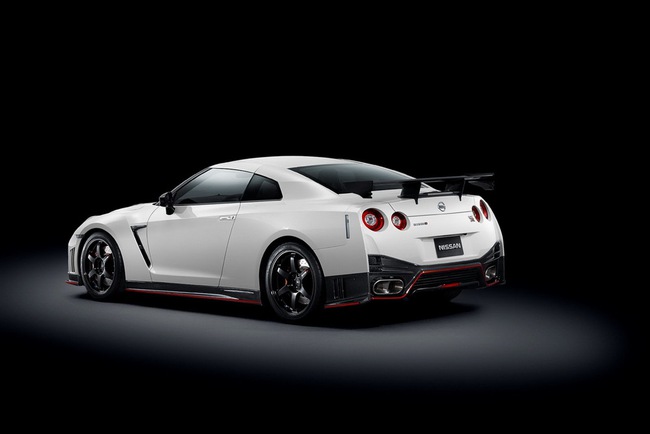 Nissan chính thức giới thiệu "hàng tuyển" GT-R Nismo 2