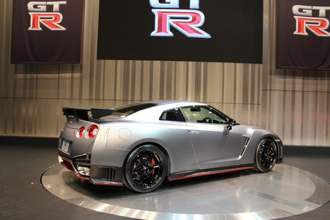 Nissan chính thức giới thiệu "hàng tuyển" GT-R Nismo 12