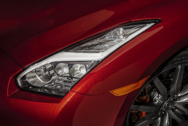 Nissan GT-R 2015: Thay đổi từ trong ra ngoài 6