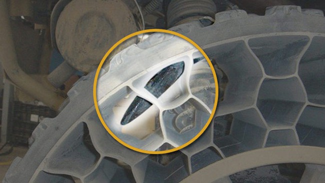 Polaris ATV: Xe địa hình với bộ lốp khủng 9 Polaris ATV: Xe địa hình với bộ lốp khủng 9