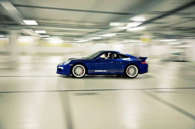 Porsche 911 phiên bản Facebook trình làng tại Silverstone 2