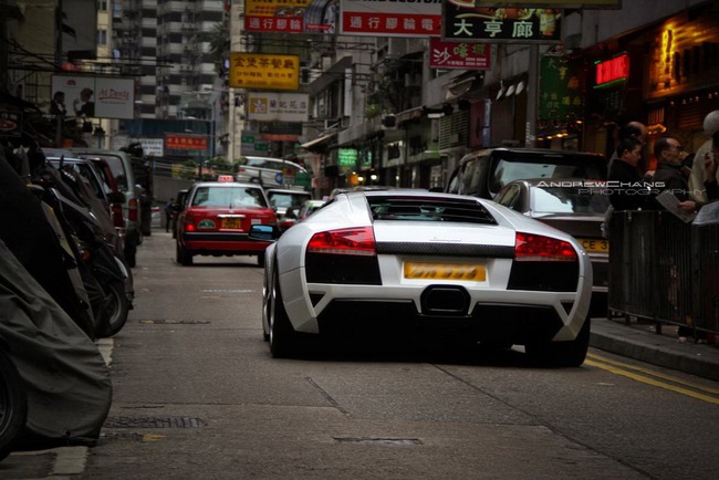 Siêu xe nhan nhản trên đường phố Hồng Kông 22