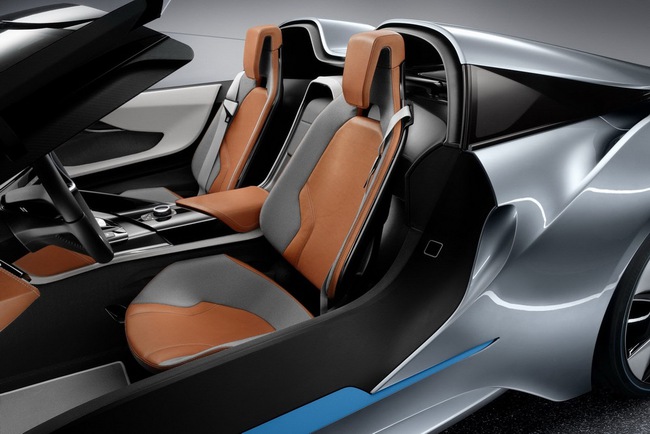 BMW i8 Spyder sẽ có phiên bản sản xuất 7