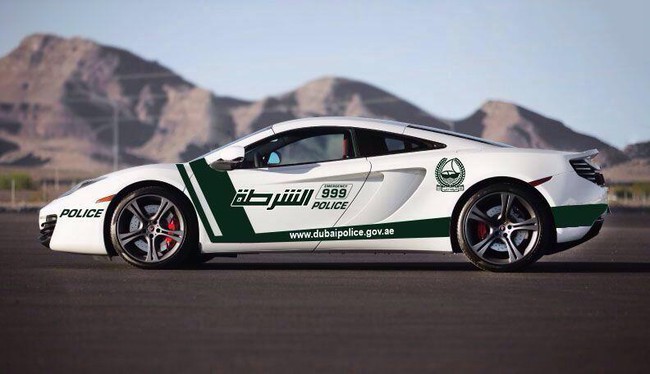 Lực lượng Cảnh sát Dubai kết nạp thêm McLaren 12C  1