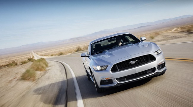 Chiếc Ford Mustang thế hệ mới đầu tiên sẽ được bán đấu giá 2